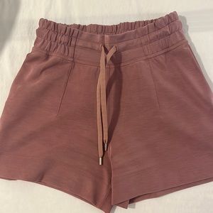 Lululemon Softstreme Shorts Size 4